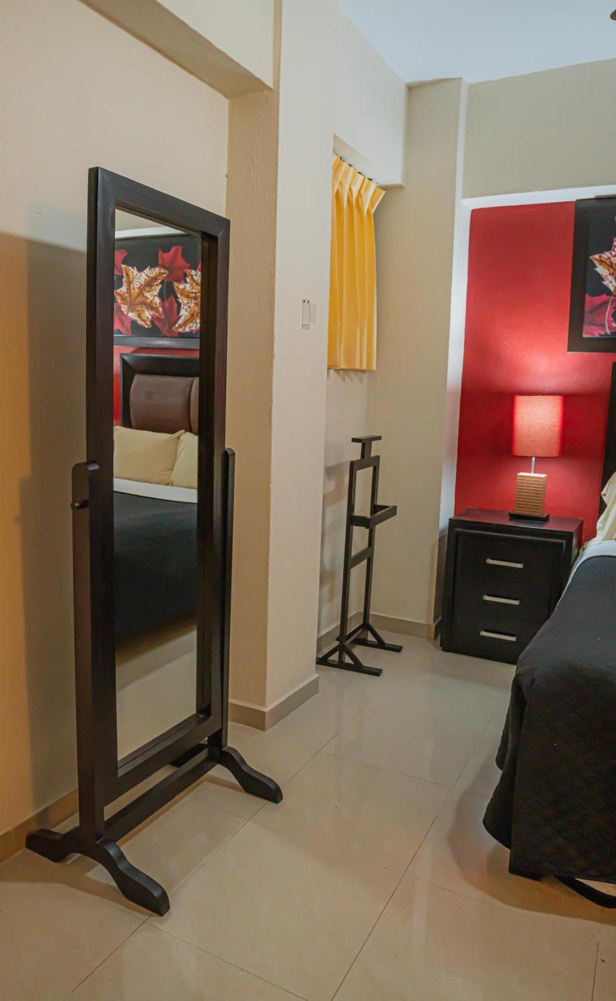Hotel Zapotlan سيوداد غوزمان المظهر الخارجي الصورة