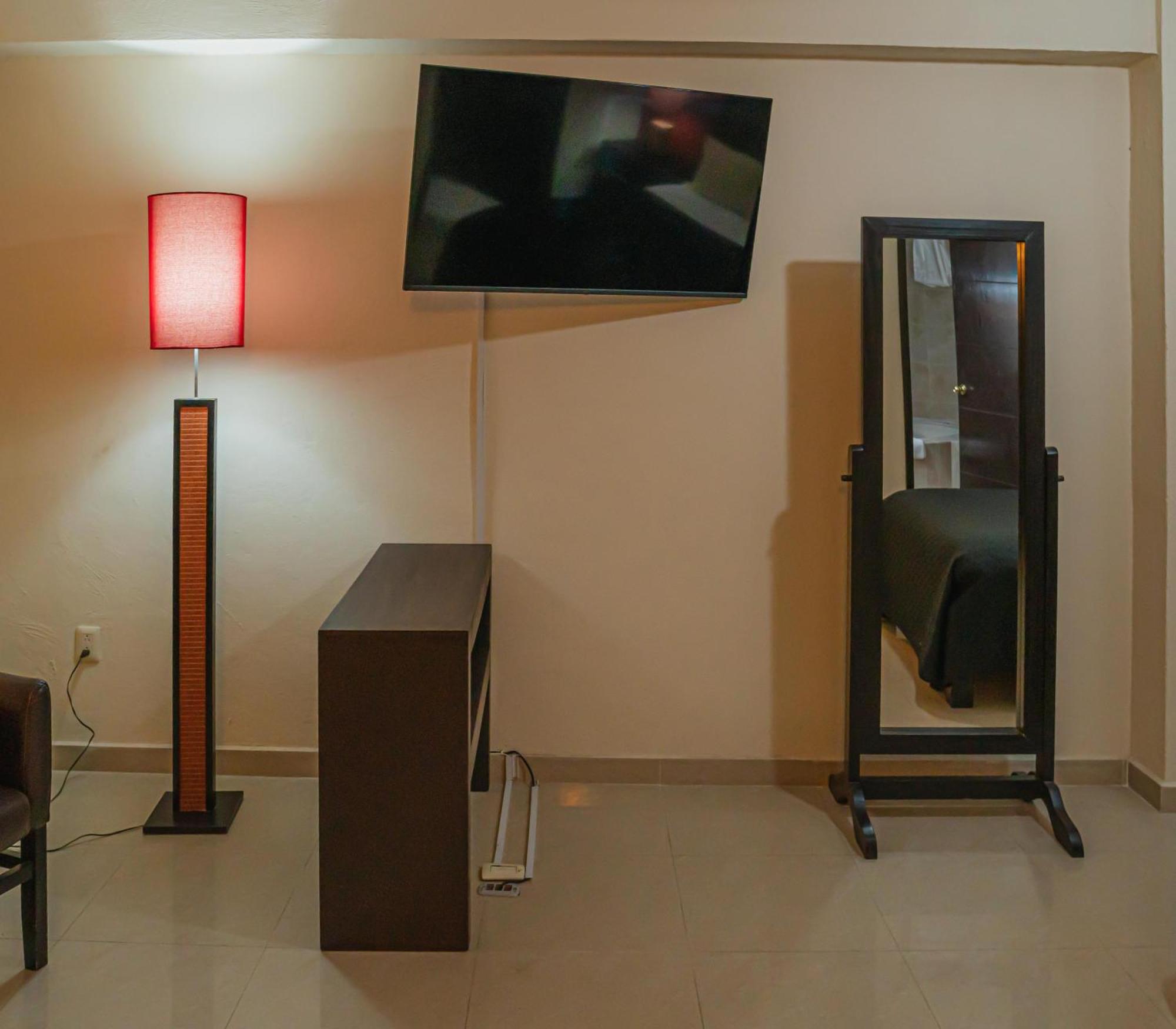 Hotel Zapotlan سيوداد غوزمان المظهر الخارجي الصورة