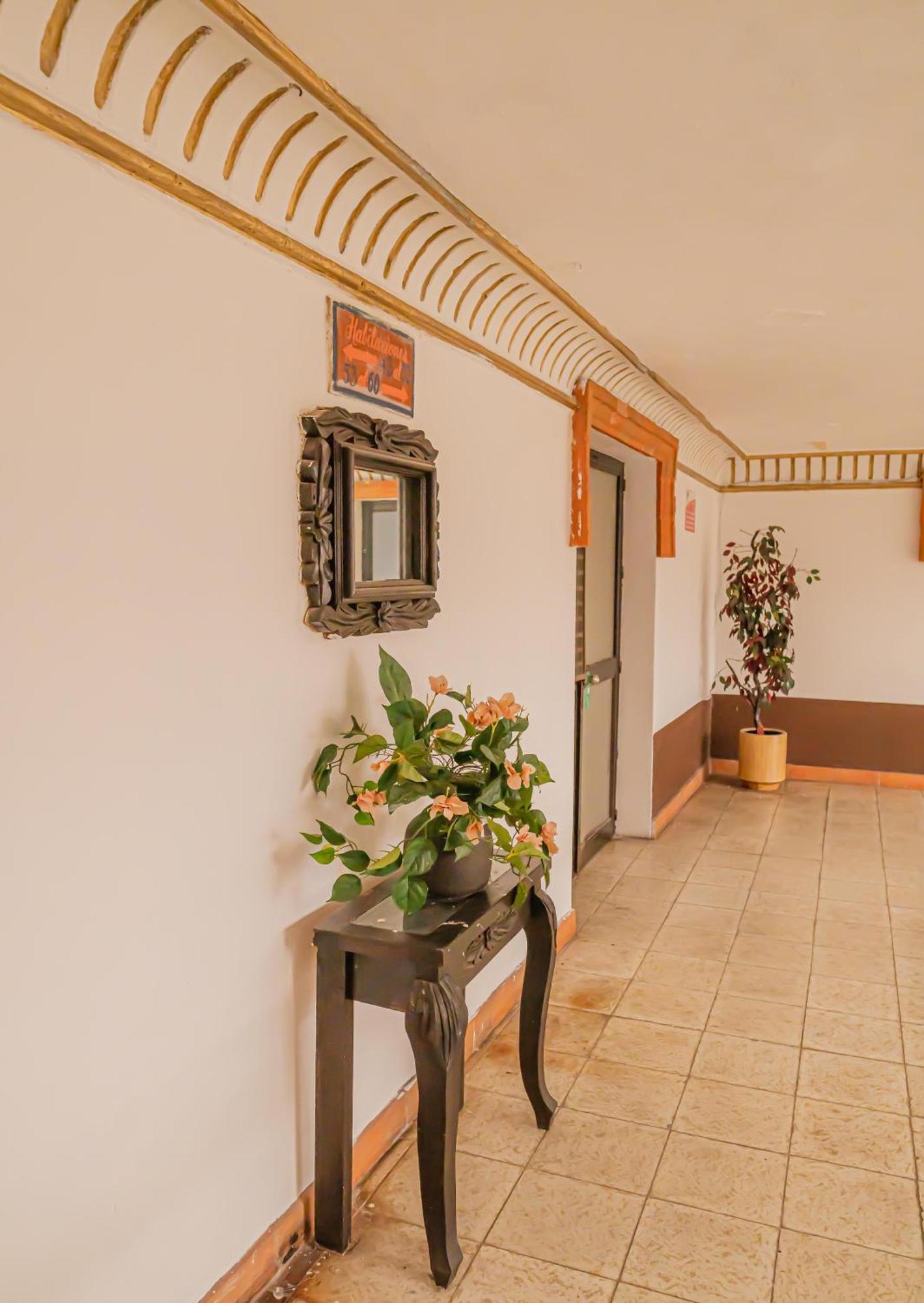Hotel Zapotlan سيوداد غوزمان المظهر الخارجي الصورة