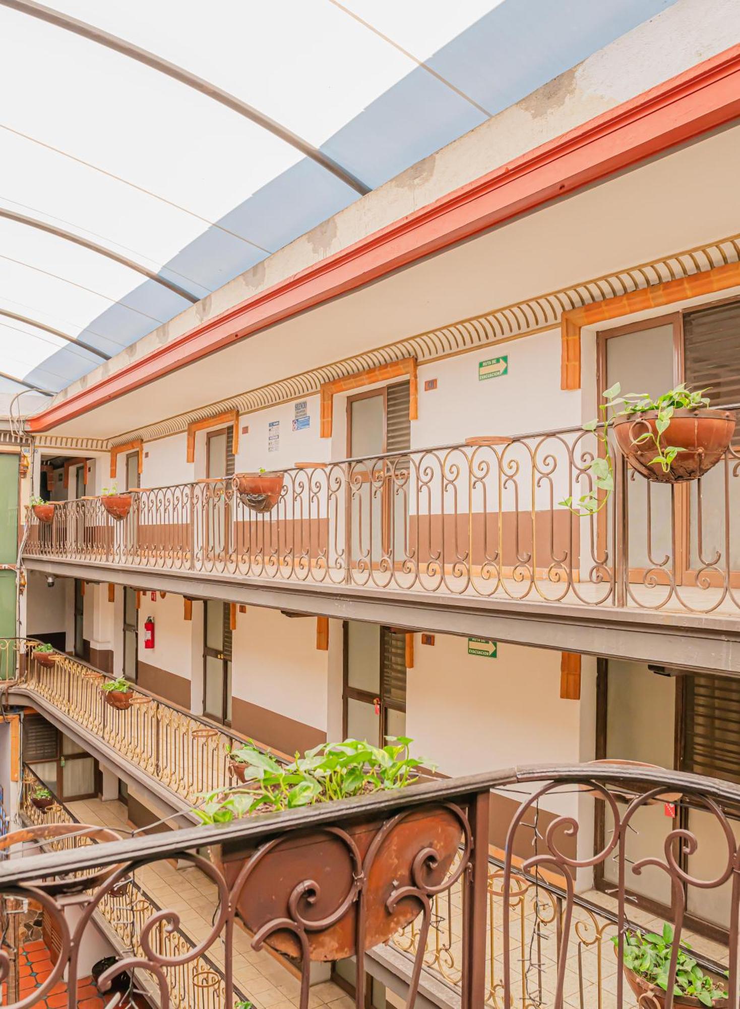 Hotel Zapotlan سيوداد غوزمان المظهر الخارجي الصورة