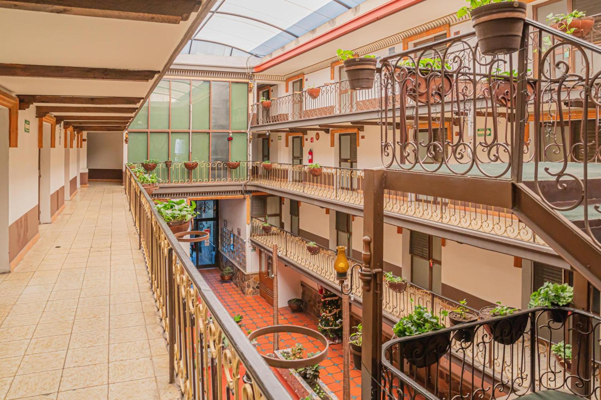 Hotel Zapotlan سيوداد غوزمان المظهر الخارجي الصورة