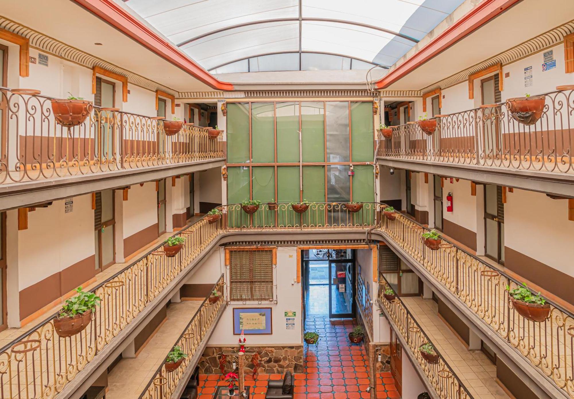 Hotel Zapotlan سيوداد غوزمان المظهر الخارجي الصورة