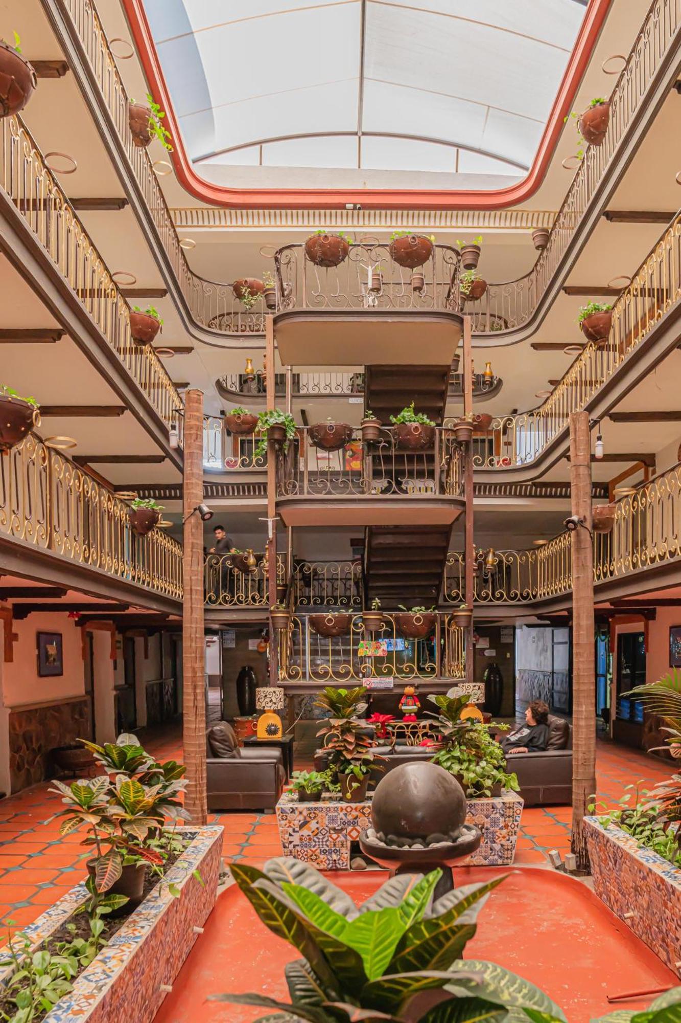 Hotel Zapotlan سيوداد غوزمان المظهر الخارجي الصورة