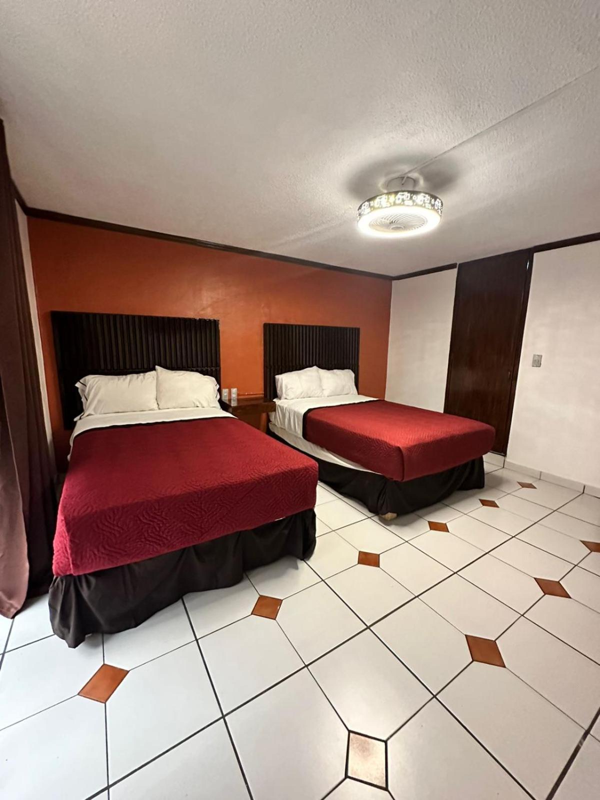 Hotel Zapotlan سيوداد غوزمان المظهر الخارجي الصورة