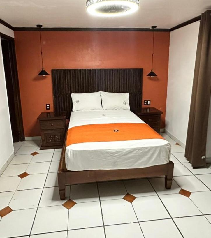 Hotel Zapotlan سيوداد غوزمان المظهر الخارجي الصورة