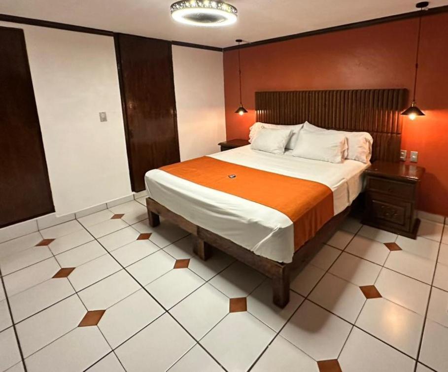 Hotel Zapotlan سيوداد غوزمان المظهر الخارجي الصورة