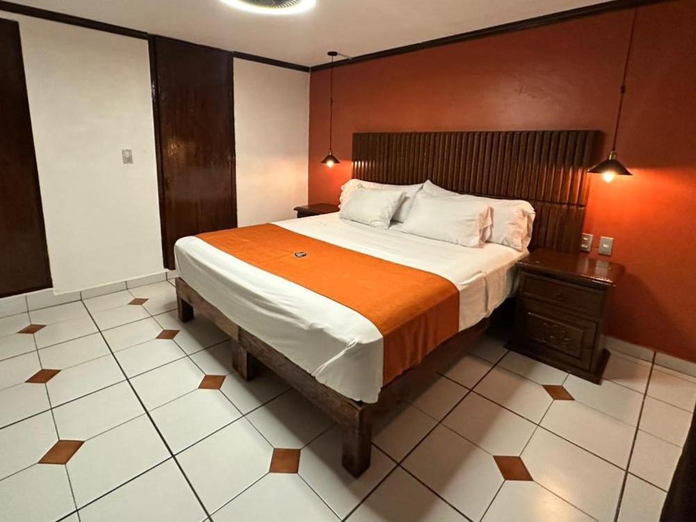 Hotel Zapotlan سيوداد غوزمان المظهر الخارجي الصورة